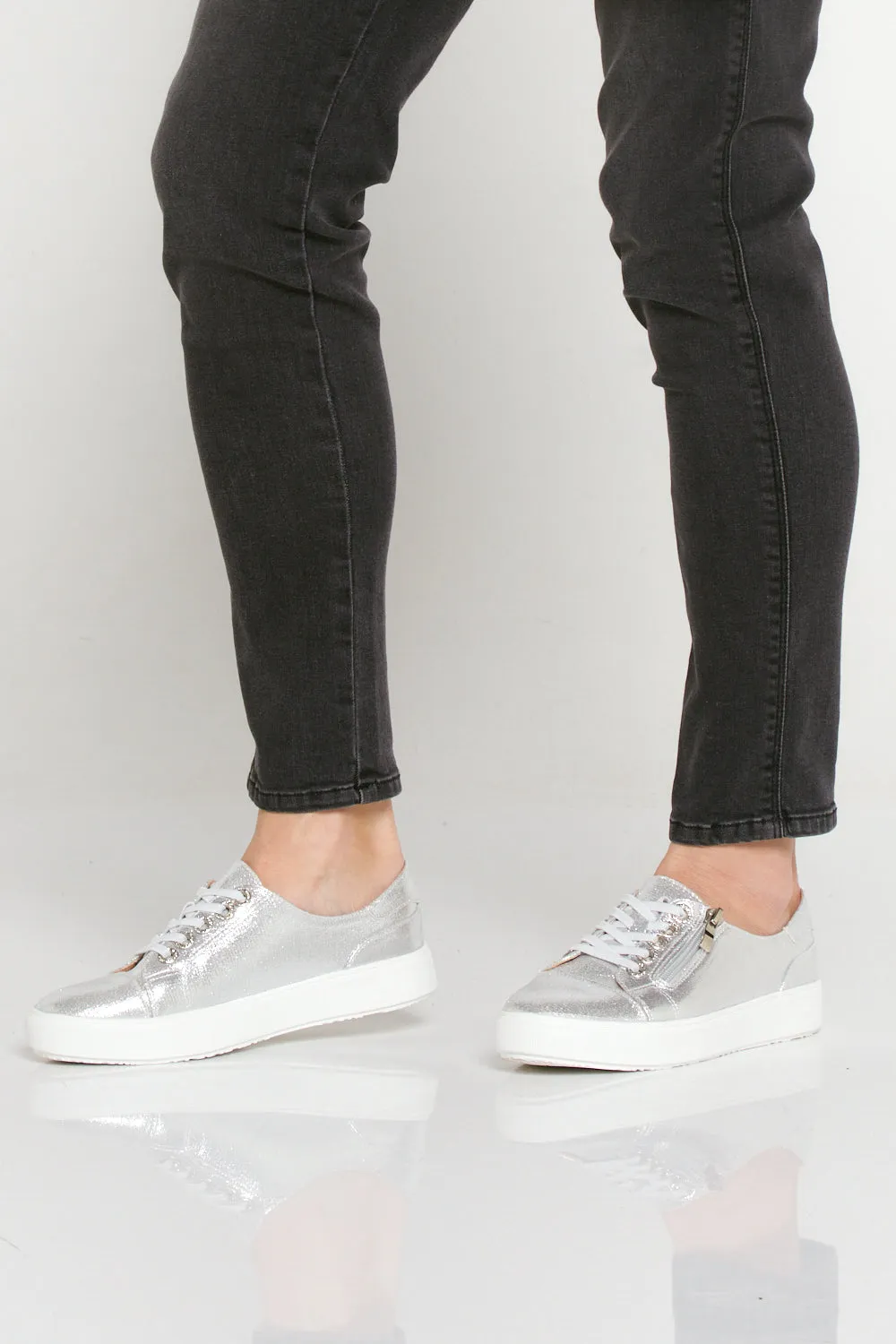 Cara Sneakers - Silver