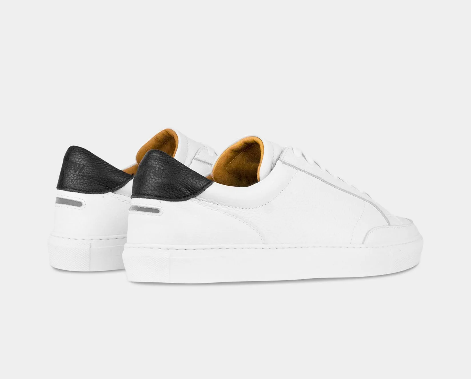 Helier White / Black